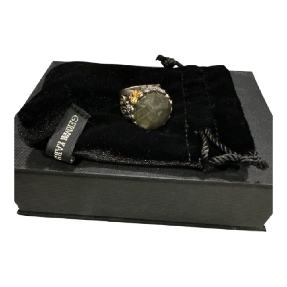 Elegant Silver and Gold Women's Ring